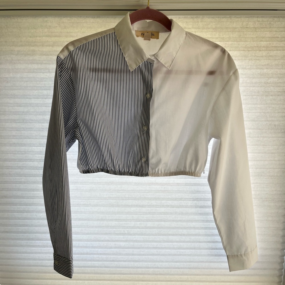 Crisp and Cropped Striped Navy and White Women's Button Down Top (worn once)